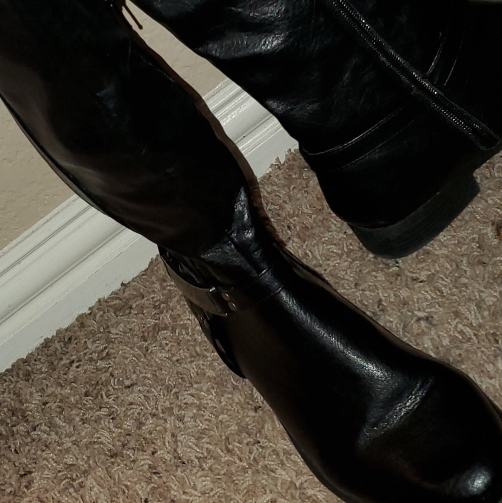 Black Boots - Picture 4 of 4